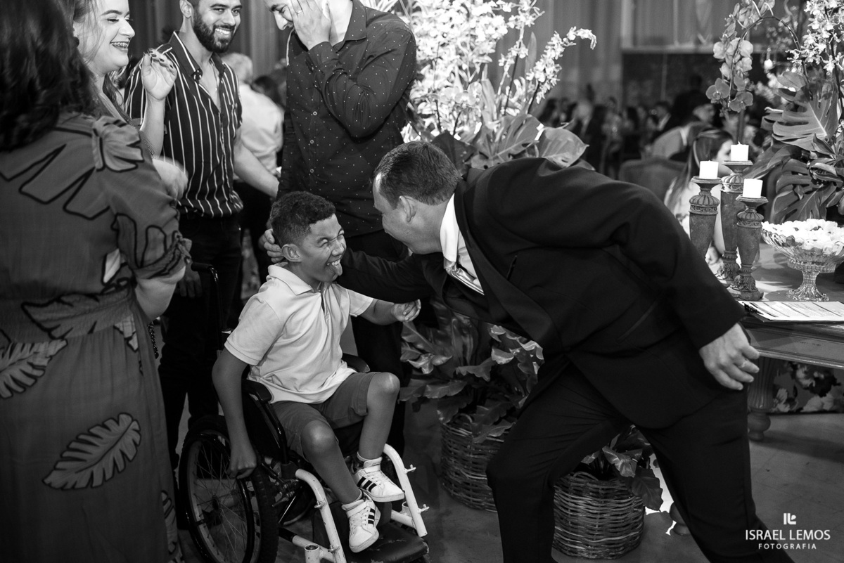 Fotografia de Casamento da Isabela e Paulinho, que aconteceu em Pitangui MG

Mais um casamento em Pitangui MG com uma energia sensacional!

É sempre muito bom estar com pessoas que curtem a vida de uma maneira leve e transbordam felicidade. Um casamento l