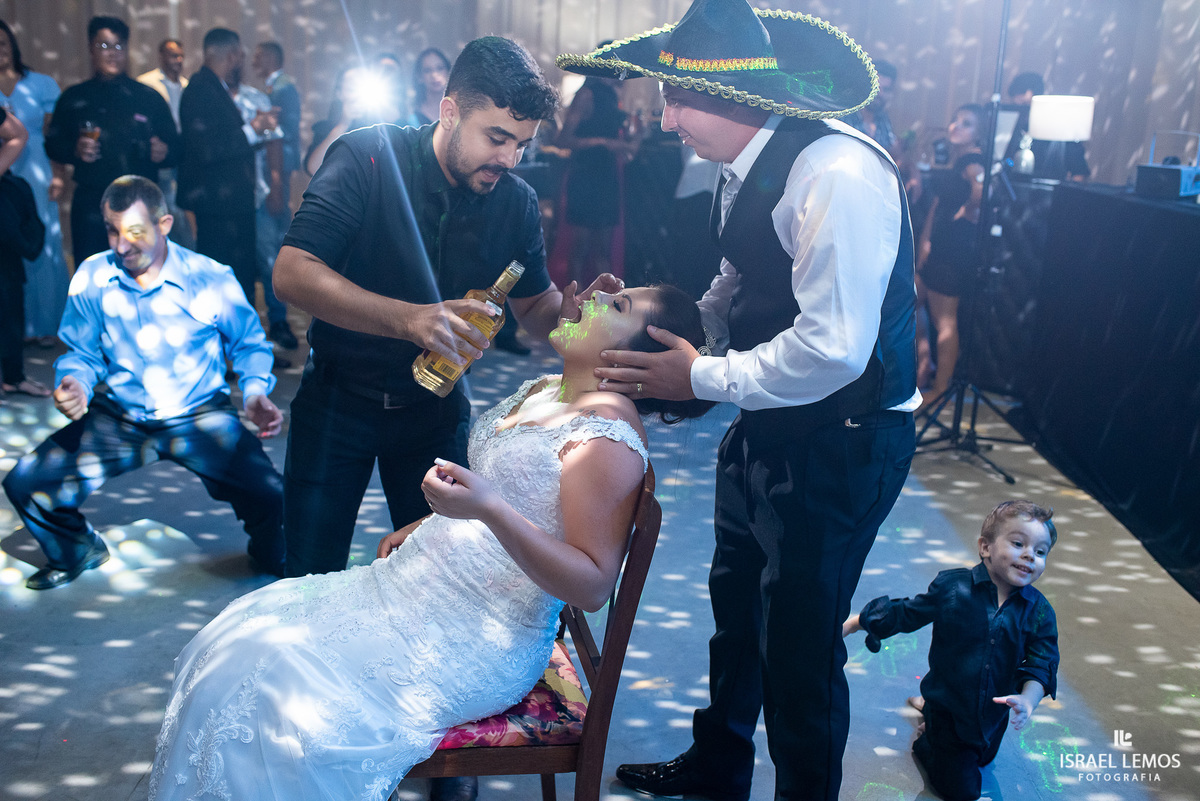 foi fica loca em casamento em pitangui