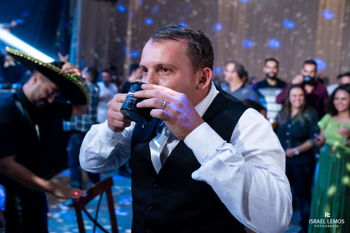 Casamento na cidade de pitangui do casal Isabela e Paulinho com recepção no hspace salão de festa em pitangui 