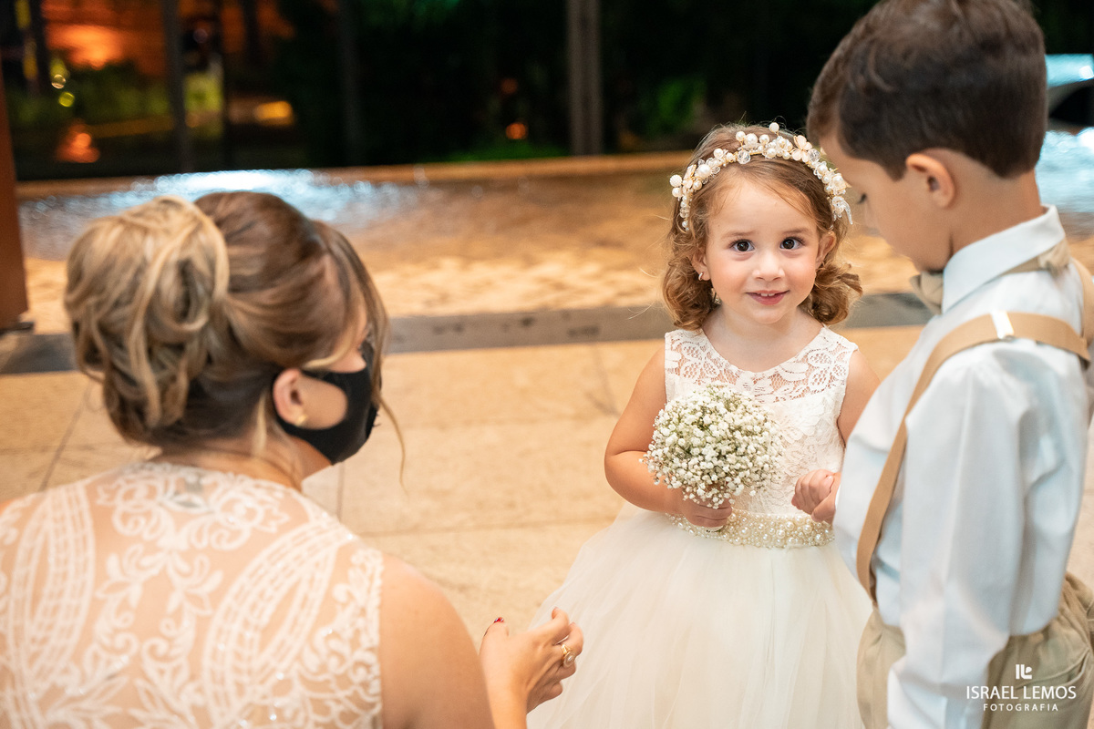 noiva em seu corola saindo do carro em para de minas