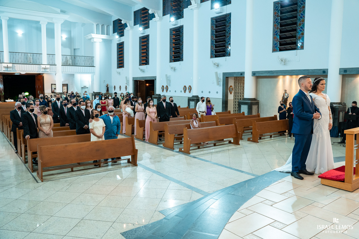 casamento que aconteceu na igreja de sao Francisco  em para de minas pelo fotografo de casamento Israel Lemos Para de minas