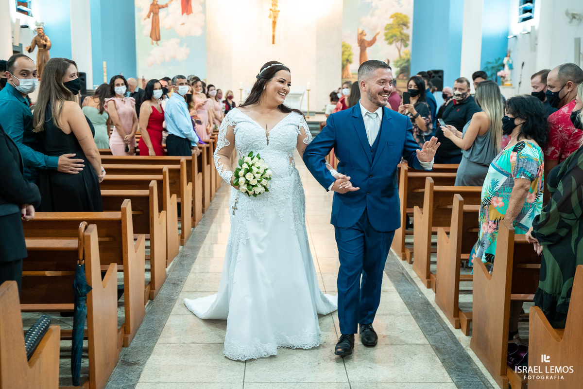 casamento que aconteceu na igreja de sao Francisco  em para de minas pelo fotografo de casamento Israel Lemos Para de minas