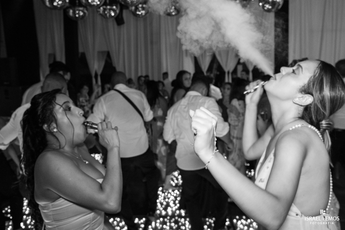 viper faz a festa em casamento 