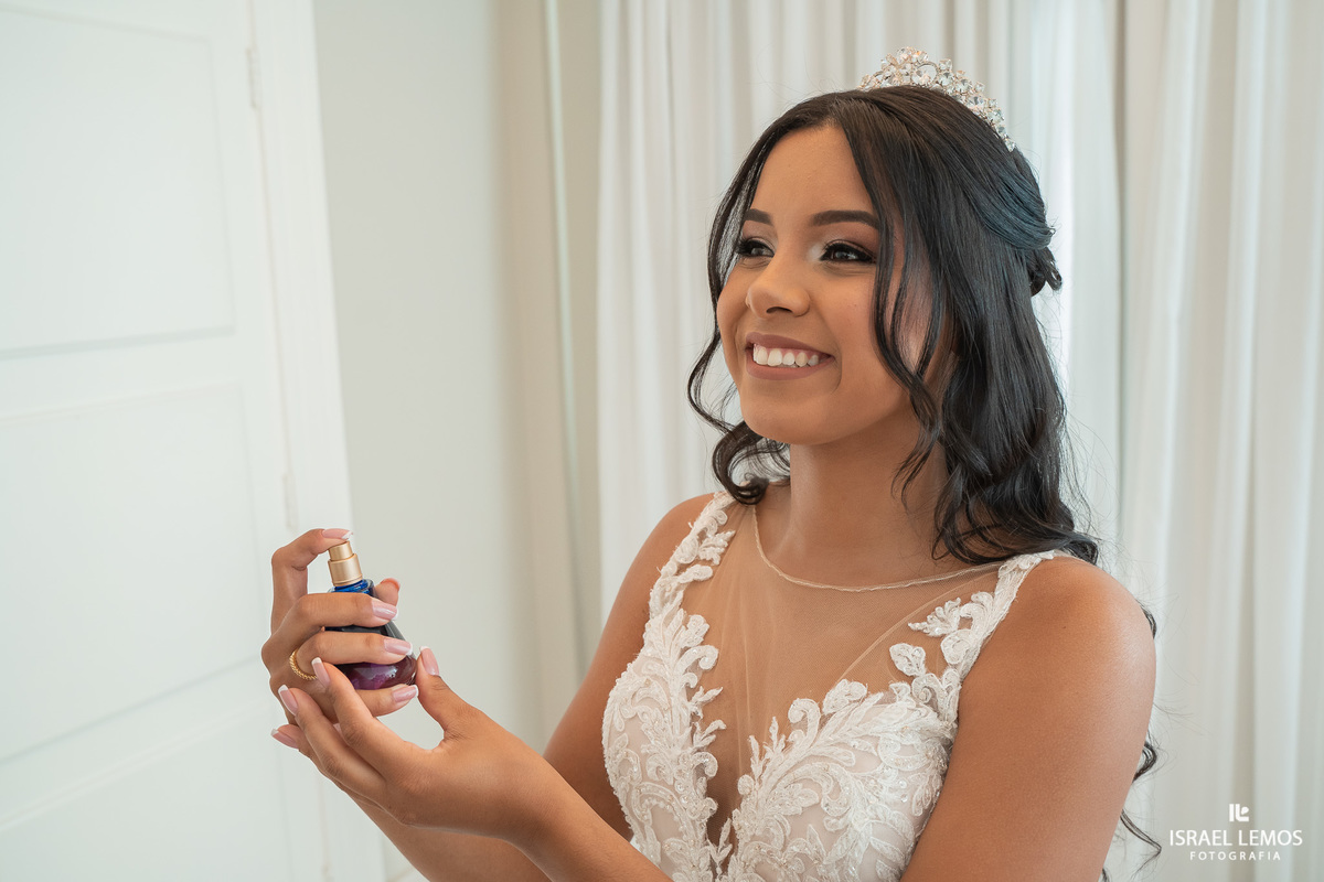 noiva se arruma em hotel da cidade de para de minas Suntory