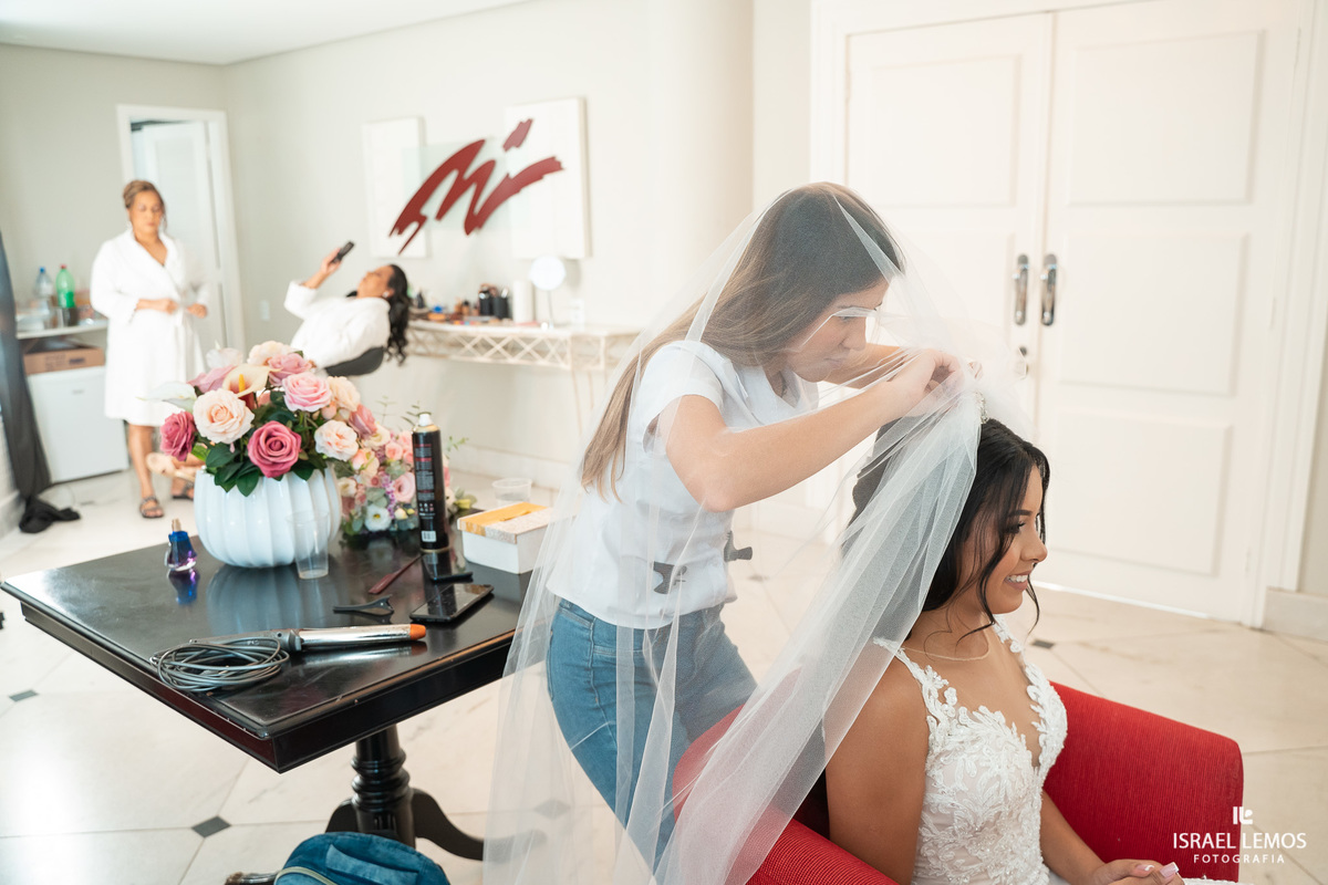 noiva se arruma em hotel da cidade de para de minas Suntory