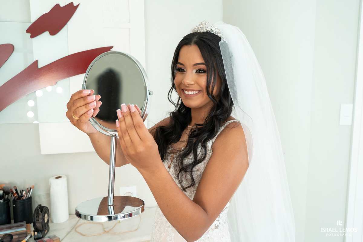 noiva se arruma em hotel da cidade de para de minas Suntory