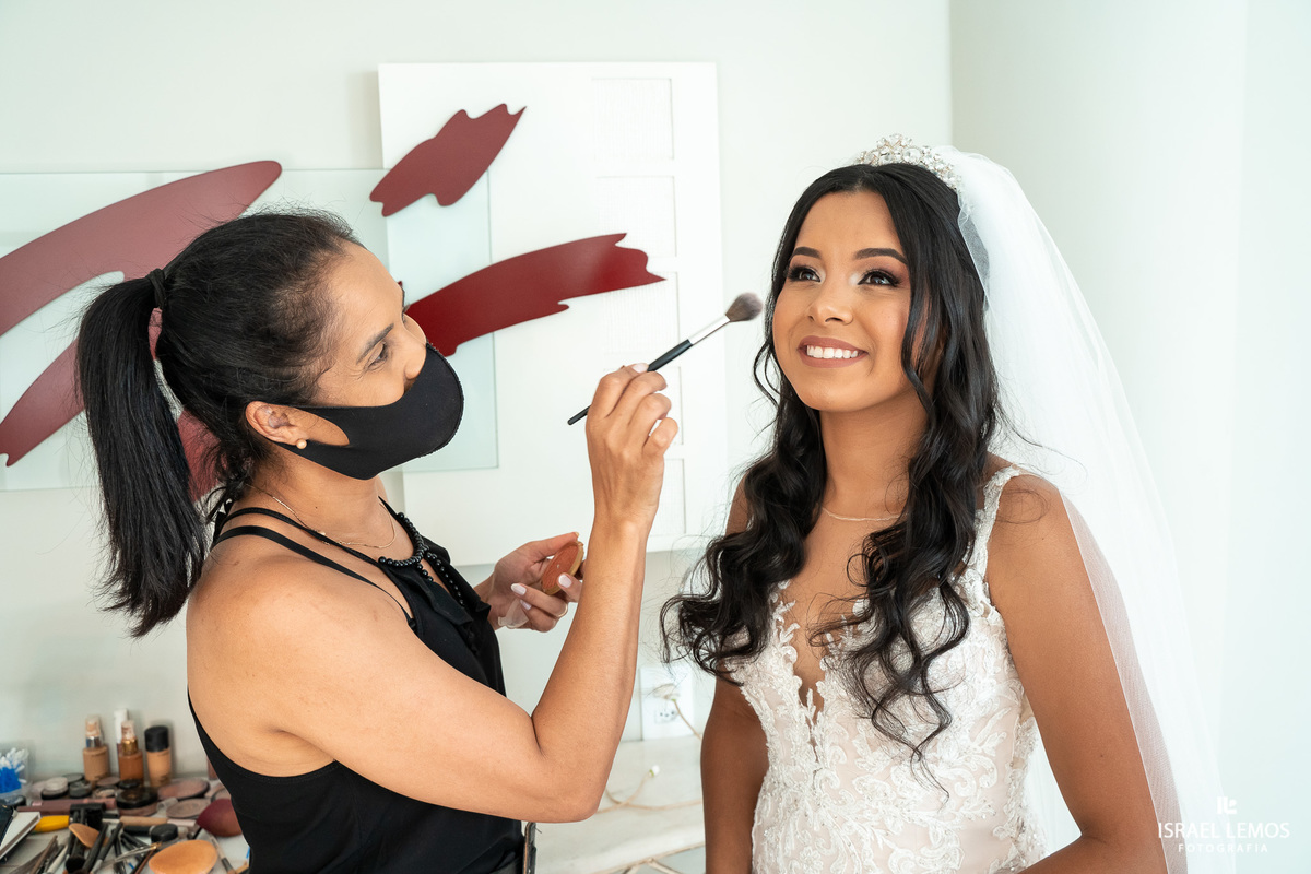 noiva se arruma em hotel da cidade de para de minas Suntory