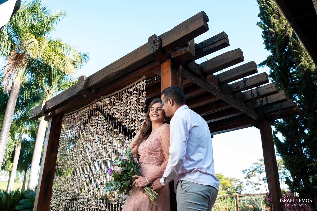 Pré-casamento Thais e Moises que aconteceu na cidade de Pará de Minas - MG fotografo Israel lemos produção de roupa em para de minas