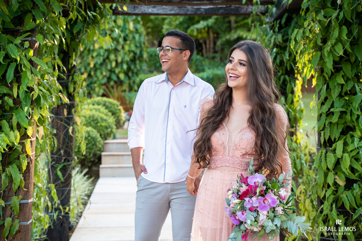 Pré-casamento Thais e Moises que aconteceu na cidade de Pará de Minas - MG fotografo Israel lemos produção de roupa em para de minas