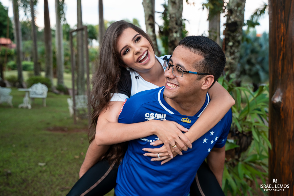 Pré-casamento Thais e Moises que aconteceu na cidade de Pará de Minas - MG fotografo Israel lemos produção de roupa em para de minas