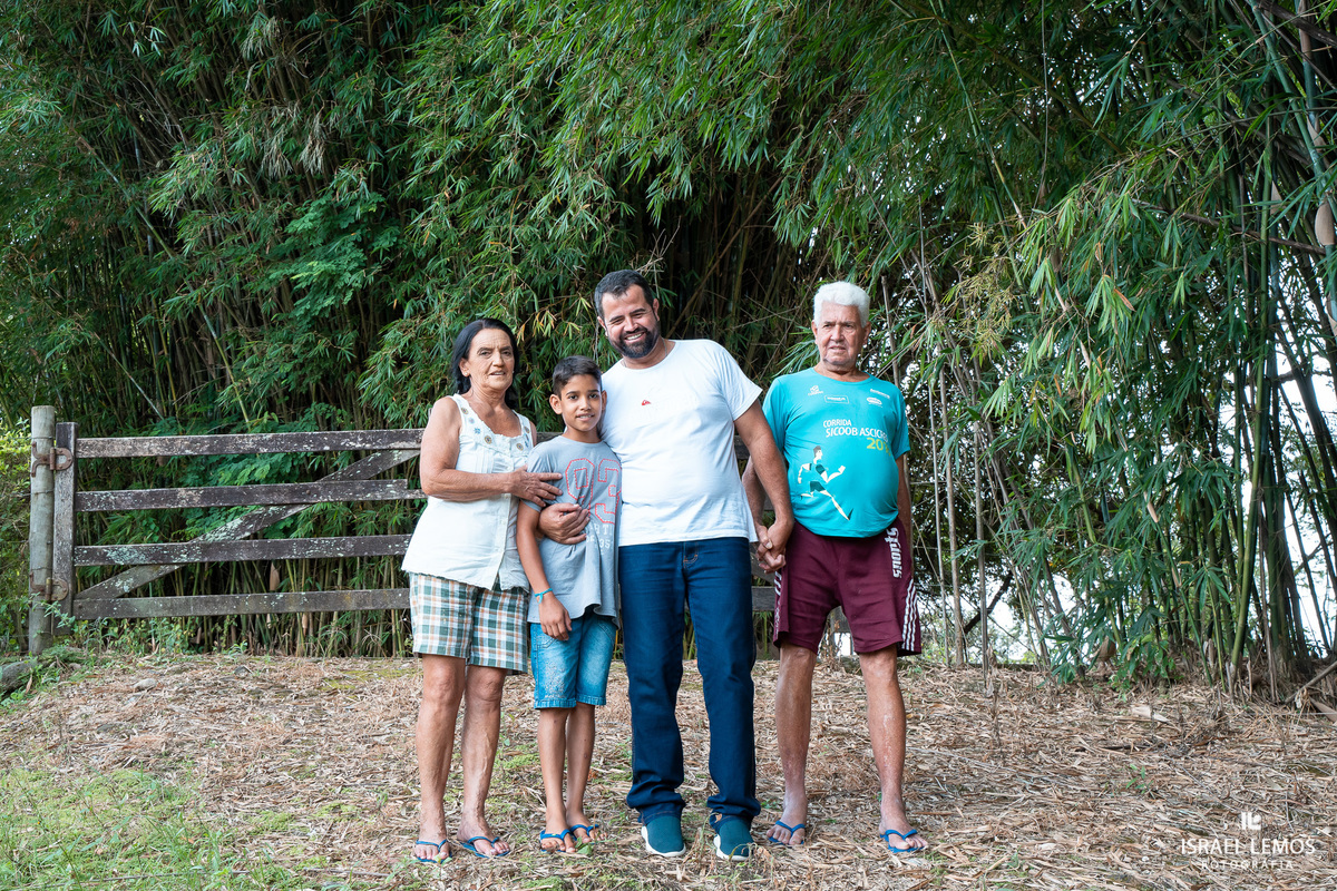fotografo conta historia de casamento na cidade de Para de minas Israel lemos