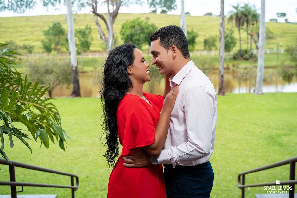 Fotografo itaunense  fotografa historia de casal  Paula advogada e Diego medico em Itauna na serra do elefante e viraliza nas redes sociais de todo o mundo 