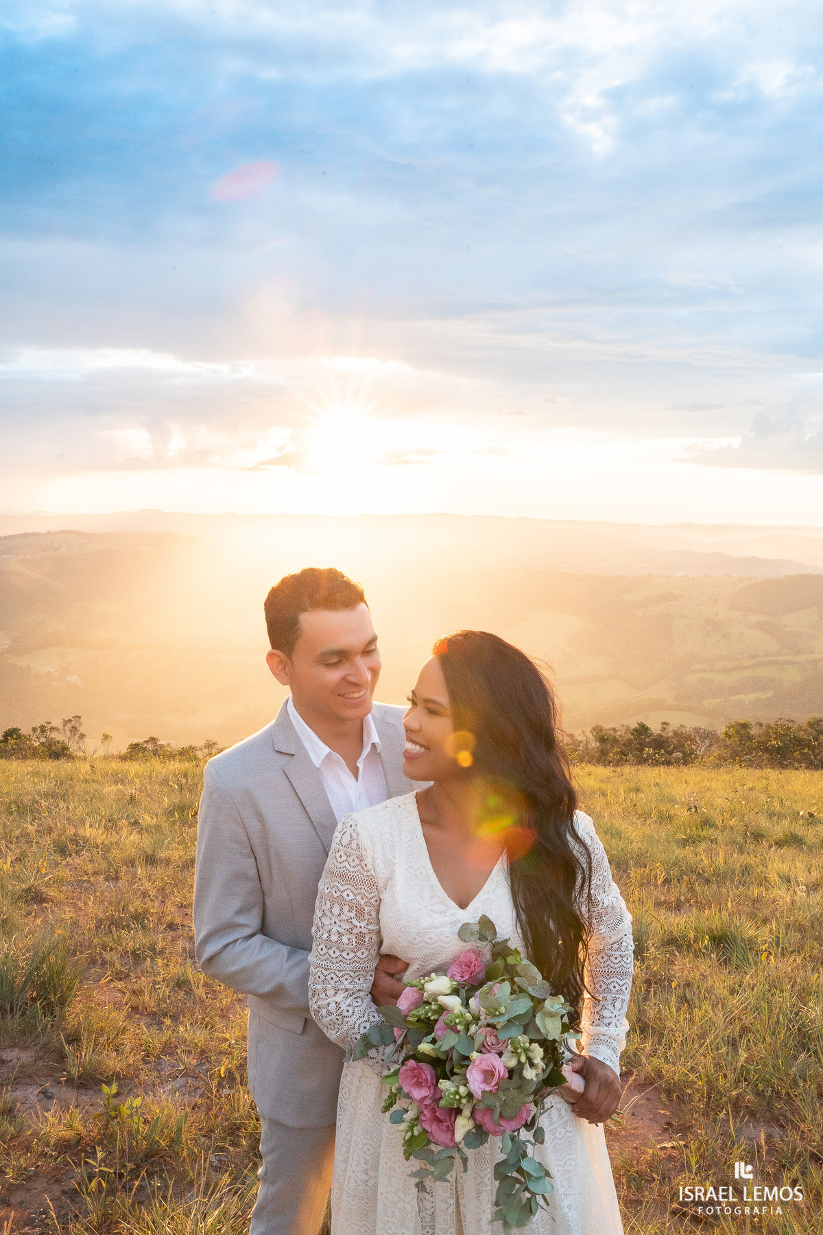 Fotografo itaunense  fotografa historia de casal  Paula advogada e Diego medico em Itauna na serra do elefante e viraliza nas redes sociais de todo o mundo 