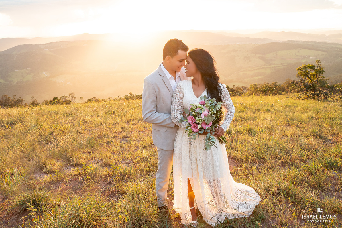 Fotografo itaunense  fotografa historia de casal  Paula advogada e Diego medico em Itauna na serra do elefante e viraliza nas redes sociais de todo o mundo 