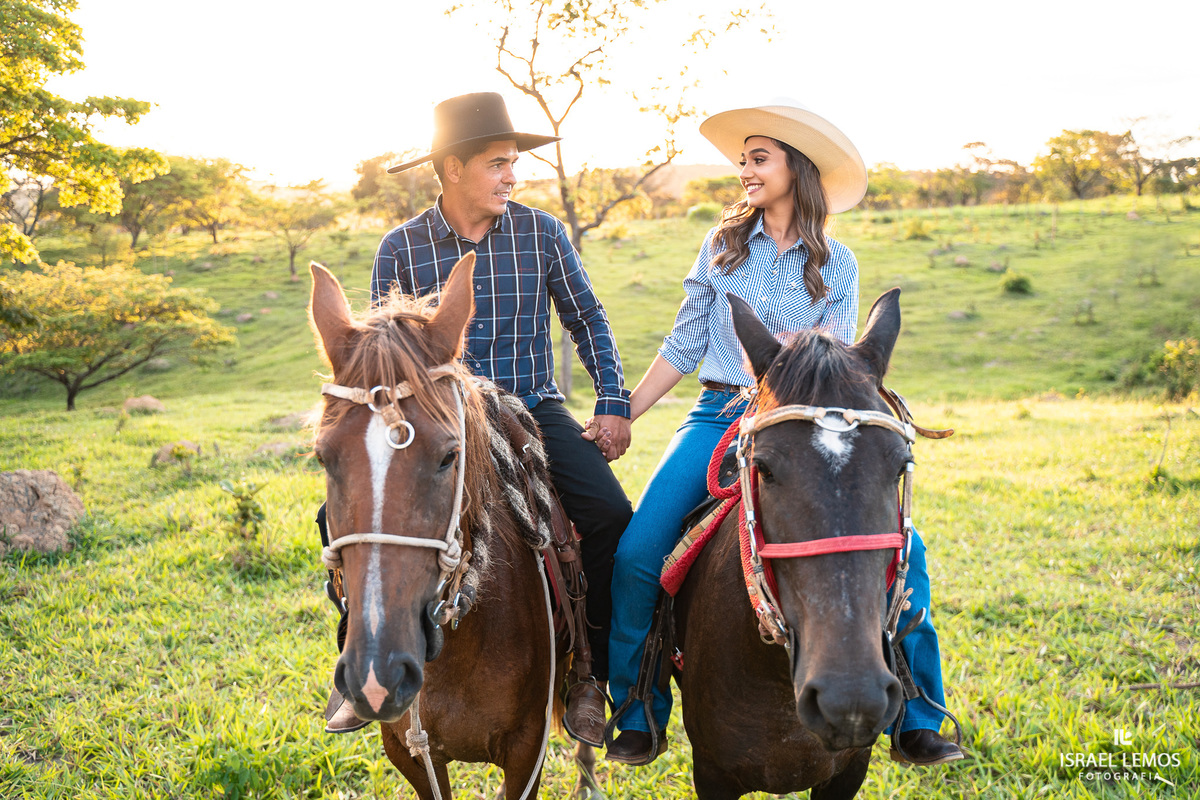 como achar Fotografia na cidade de Perdigao e Araújos  com por do sol