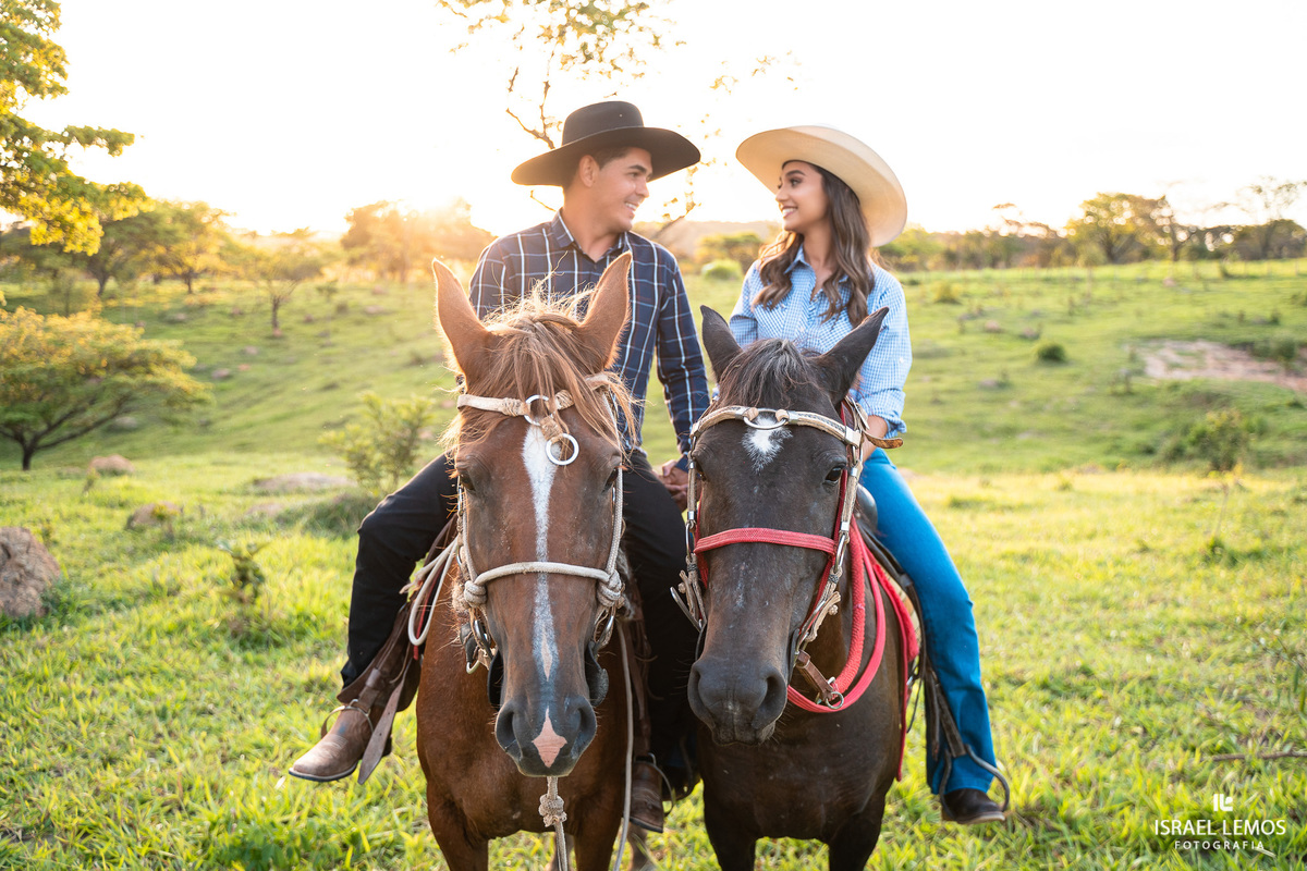 como achar Fotografia na cidade de Perdigao e Araújos  com por do sol