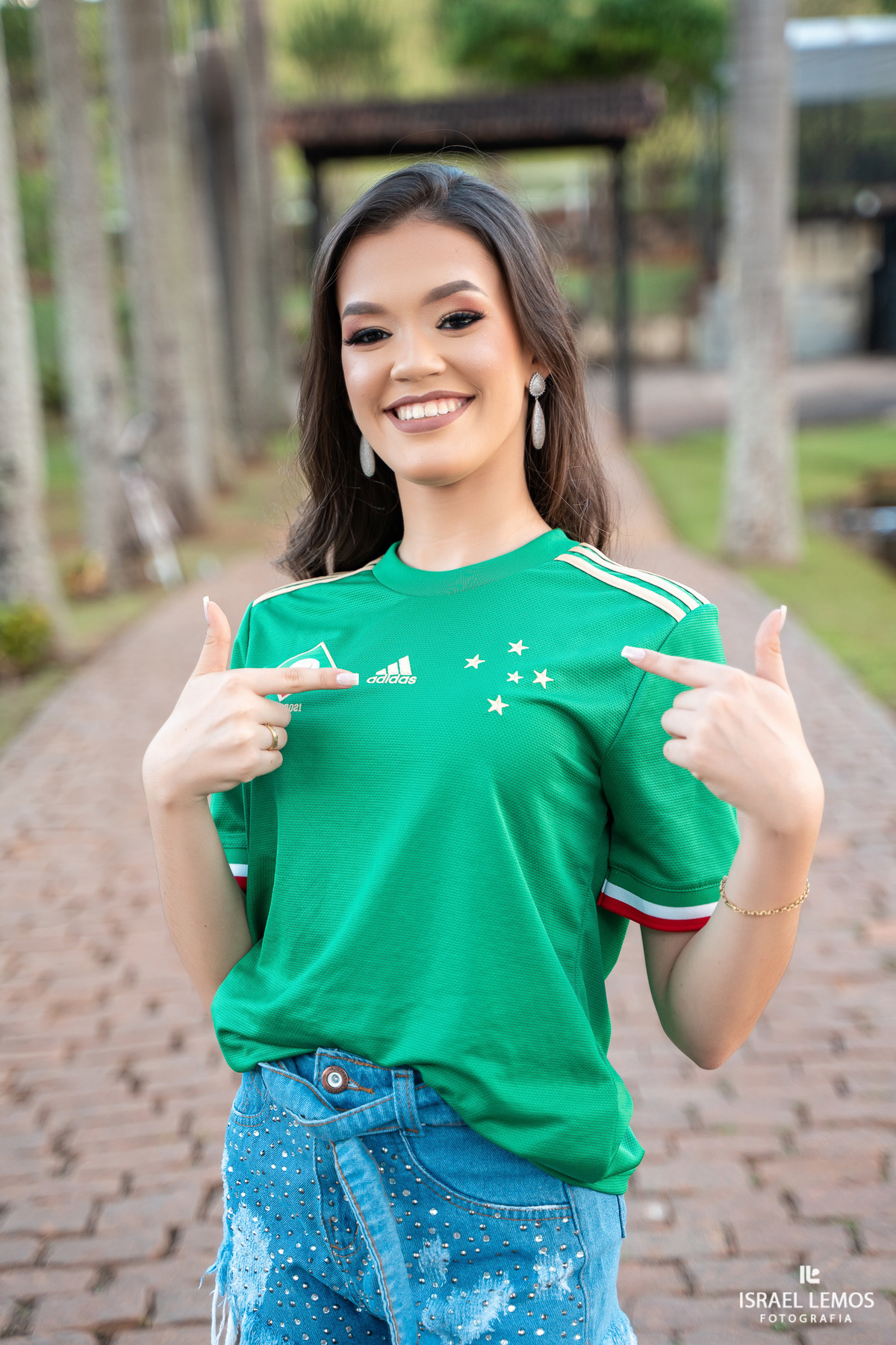 Nova camisa do cruzeiro faz sucesso entre as debutantes