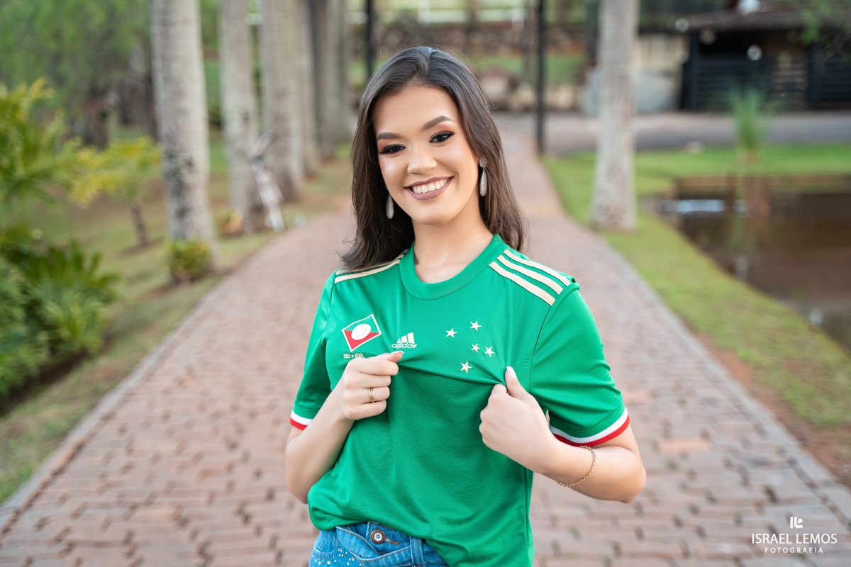 Nova camisa do cruzeiro faz sucesso entre as debutantes de bh