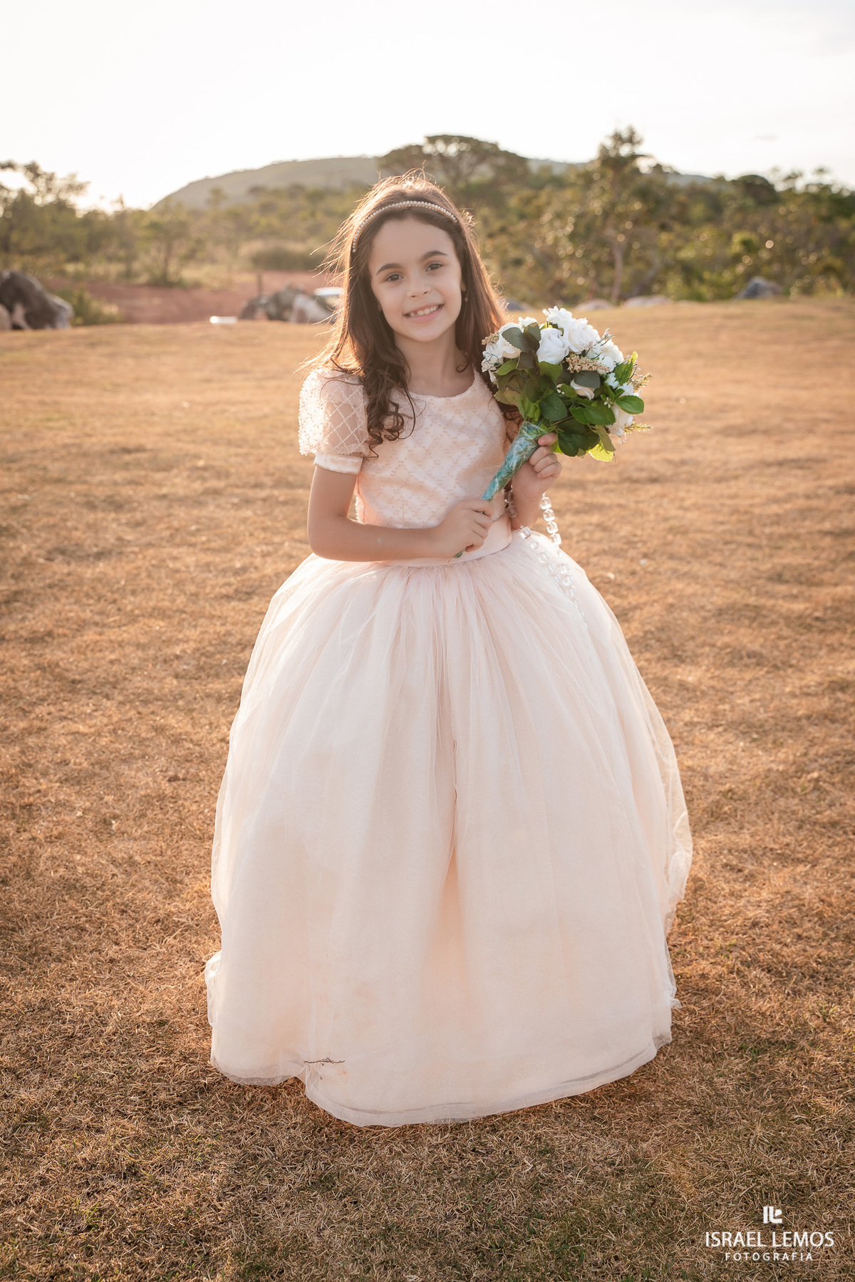 Fotografia de casamento na cidade de Papagaios com vestido de noiva da cidade de papagaios helena noivas