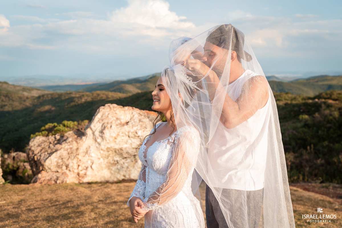 Fotografia de casamento na cidade de Papagaios com vestido de noiva da cidade de papagaios helena noivas