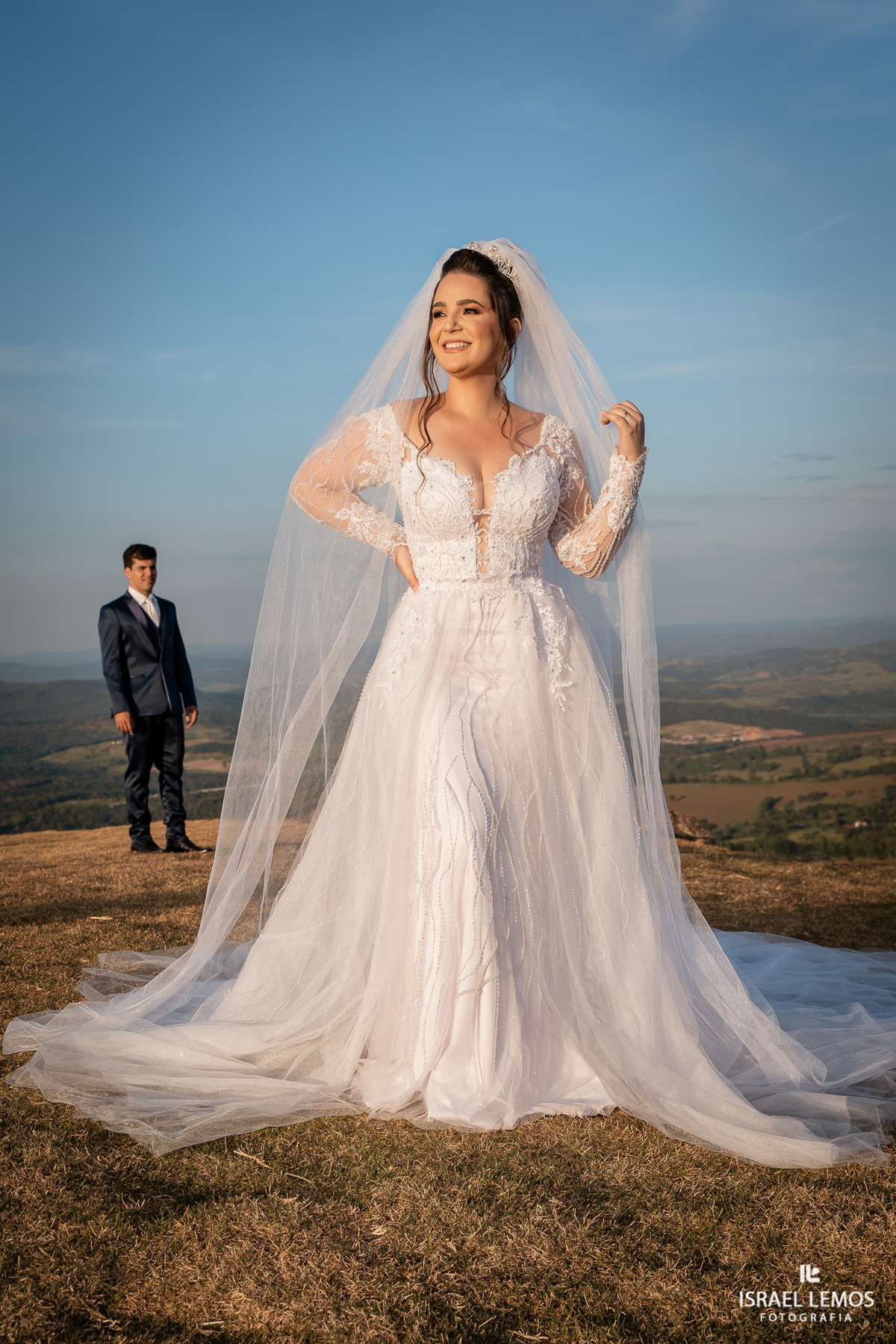 Fotografia de casamento na cidade de Papagaios com vestido de noiva da cidade de papagaios helena noivas