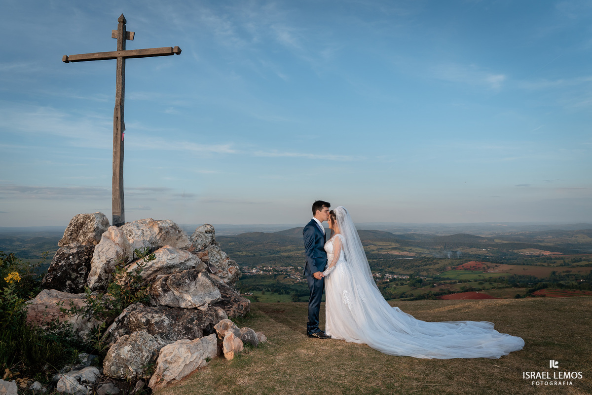 Fotografia de casamento na cidade de Papagaios com vestido de noiva da cidade de papagaios helena noivas