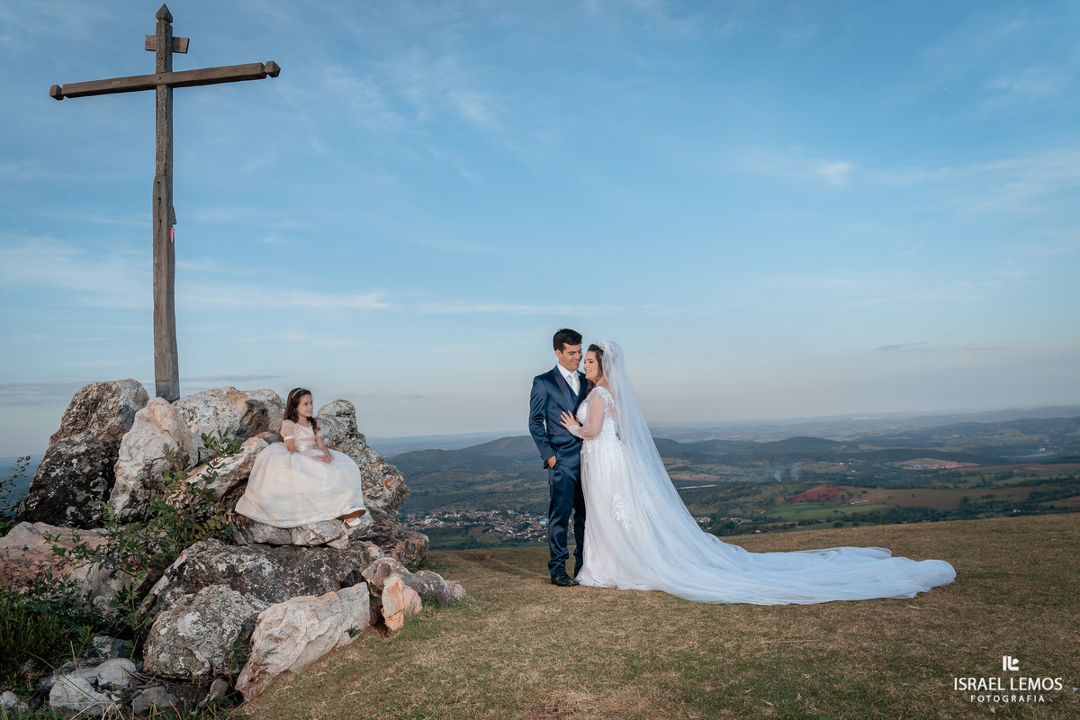 Fotografia de casamento na cidade de Papagaios com vestido de noiva da cidade de papagaios helena noivas