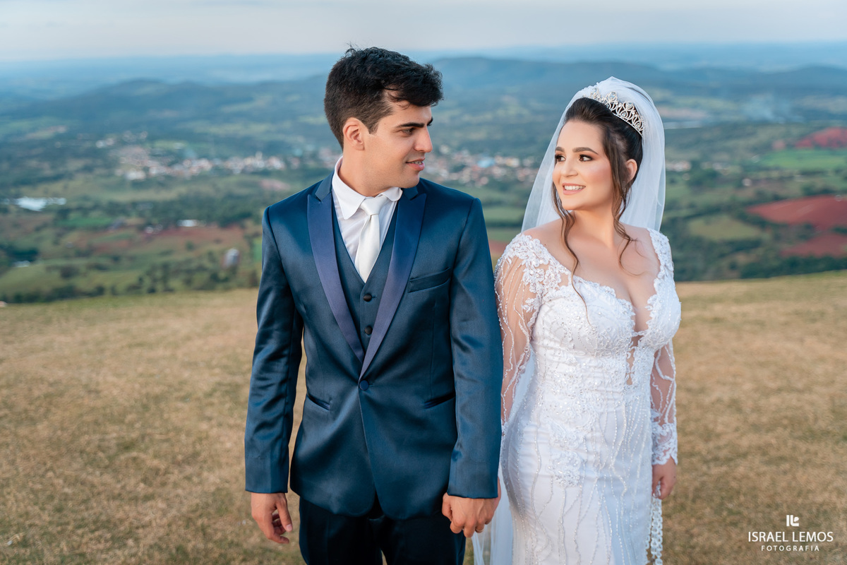 Fotografia de casamento na cidade de Papagaios com vestido de noiva da cidade de papagaios helena noivas