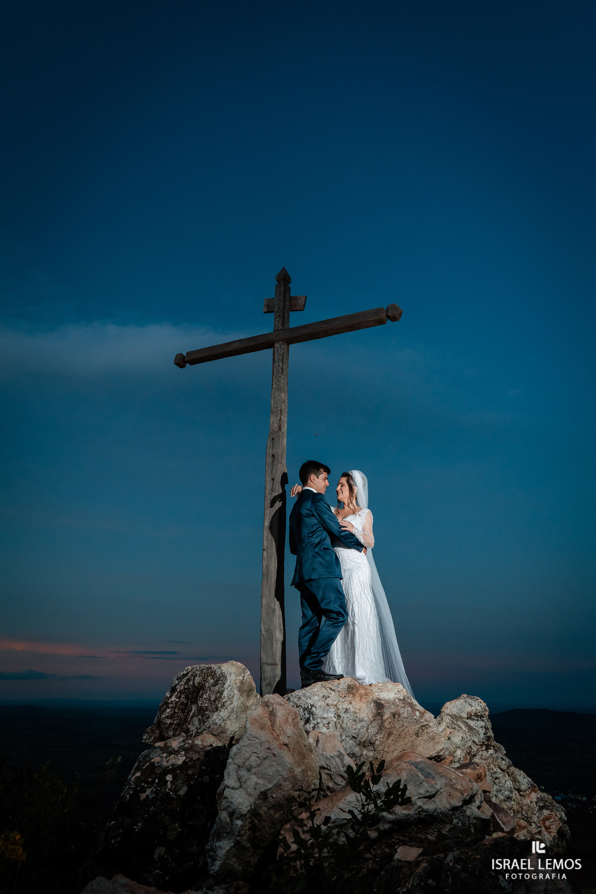 Fotografia de casamento na cidade de Papagaios com vestido de noiva da cidade de papagaios helena noivas