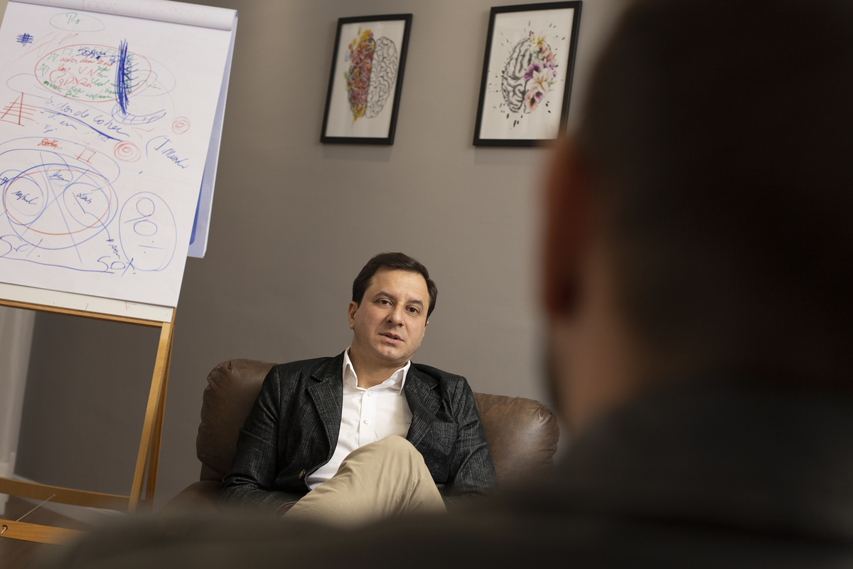 Psicólogo Francis Rodrigo, retrato profissional, Everlong Fotos, Franciane Gaioto