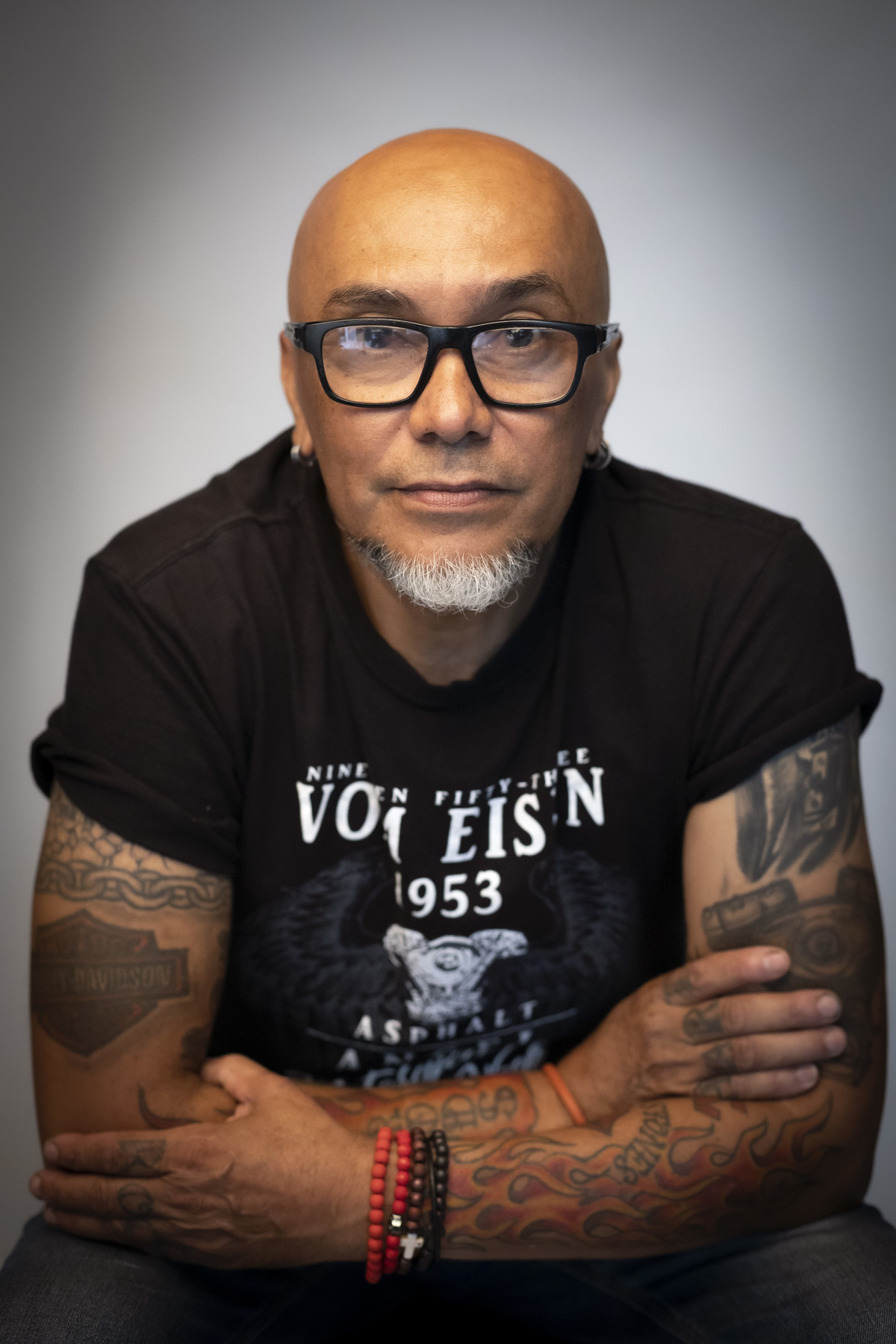 Retrato profissional Cicero Byzzuka, artista plástico, arte metal, fotógrafo Alessandro Gaioto