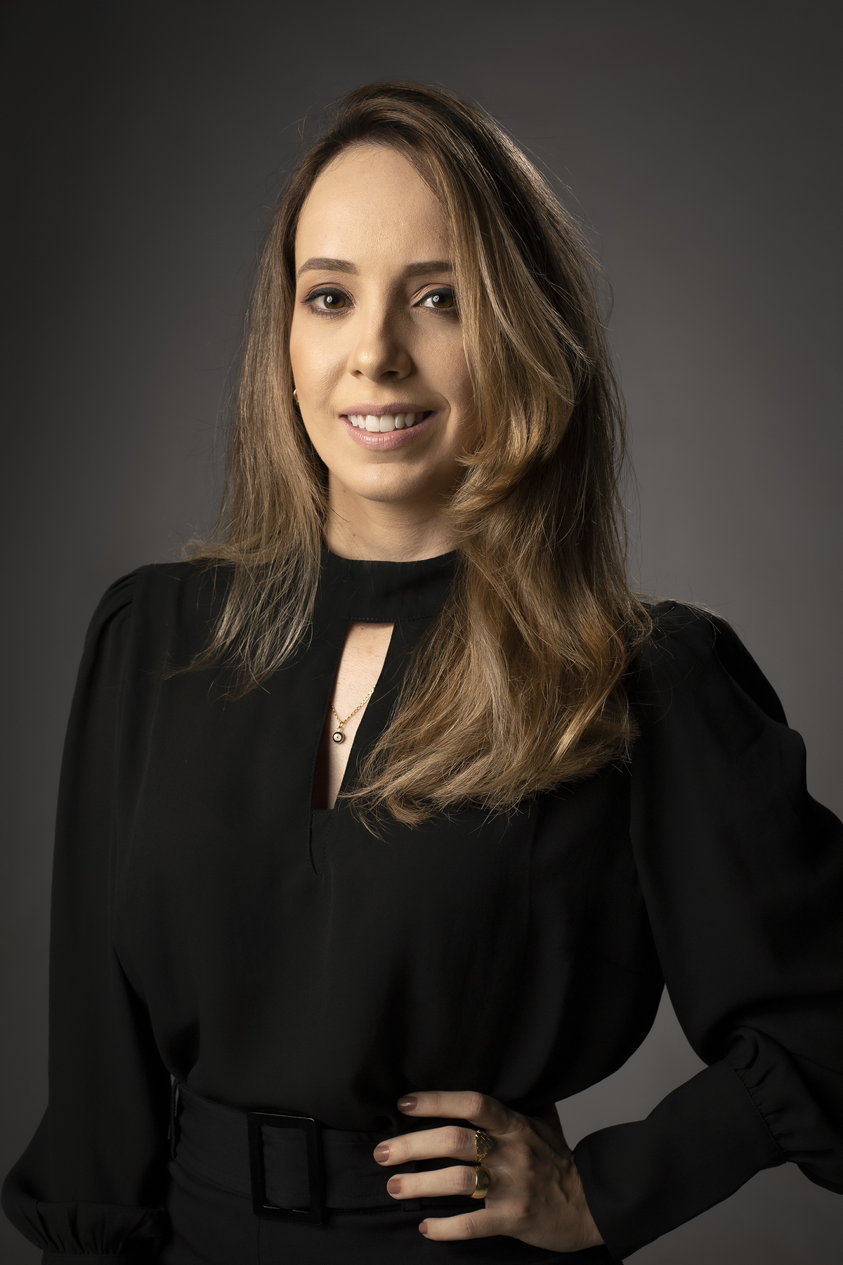 retrato feminino, retrato profissional, foto profissional, foto de estudio, fotografia de estudio, fotografo corporativo, foto para perfil profissional