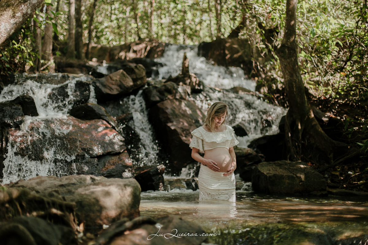 gestante, ensaio de gestante na cachoeira