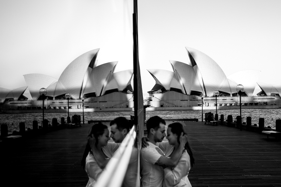 pareja en la Opera House, Australia
