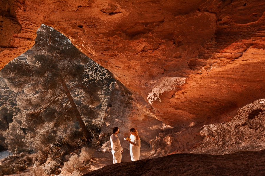 ceremonia de boda en una cueva