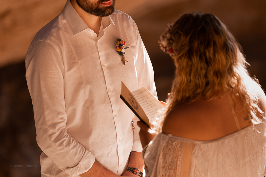 ceremonia de boda en una cueva