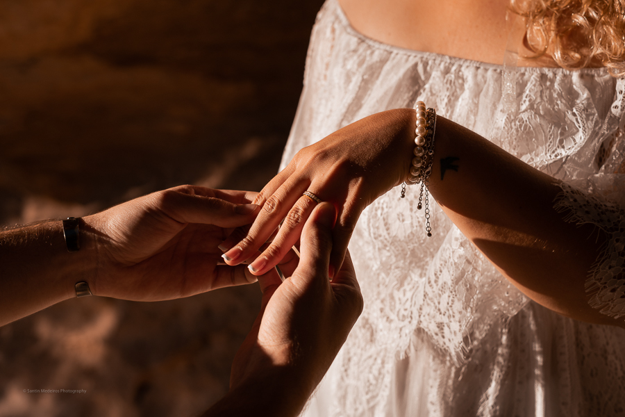 ceremonia de boda en una cueva
