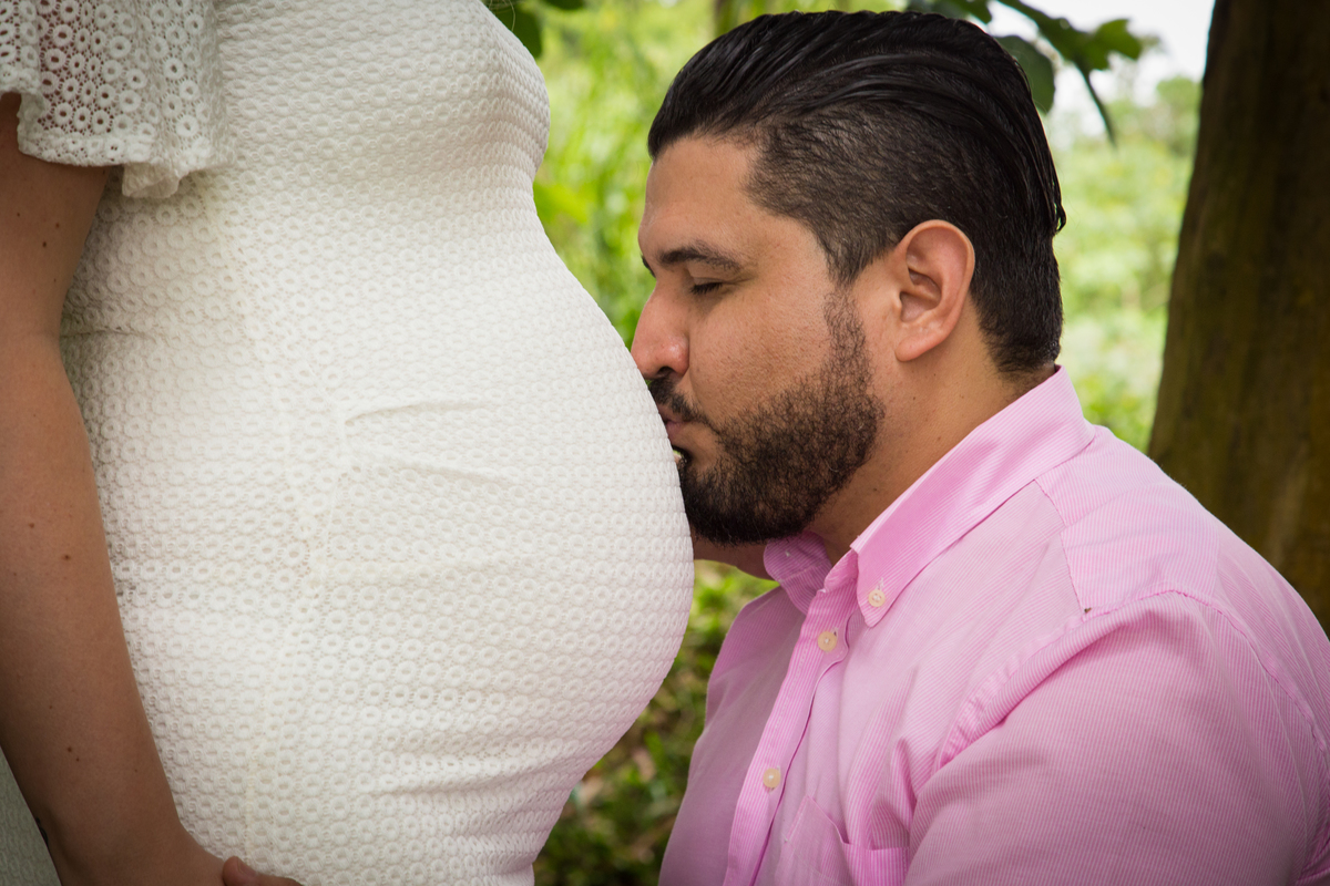 beijando a barriga