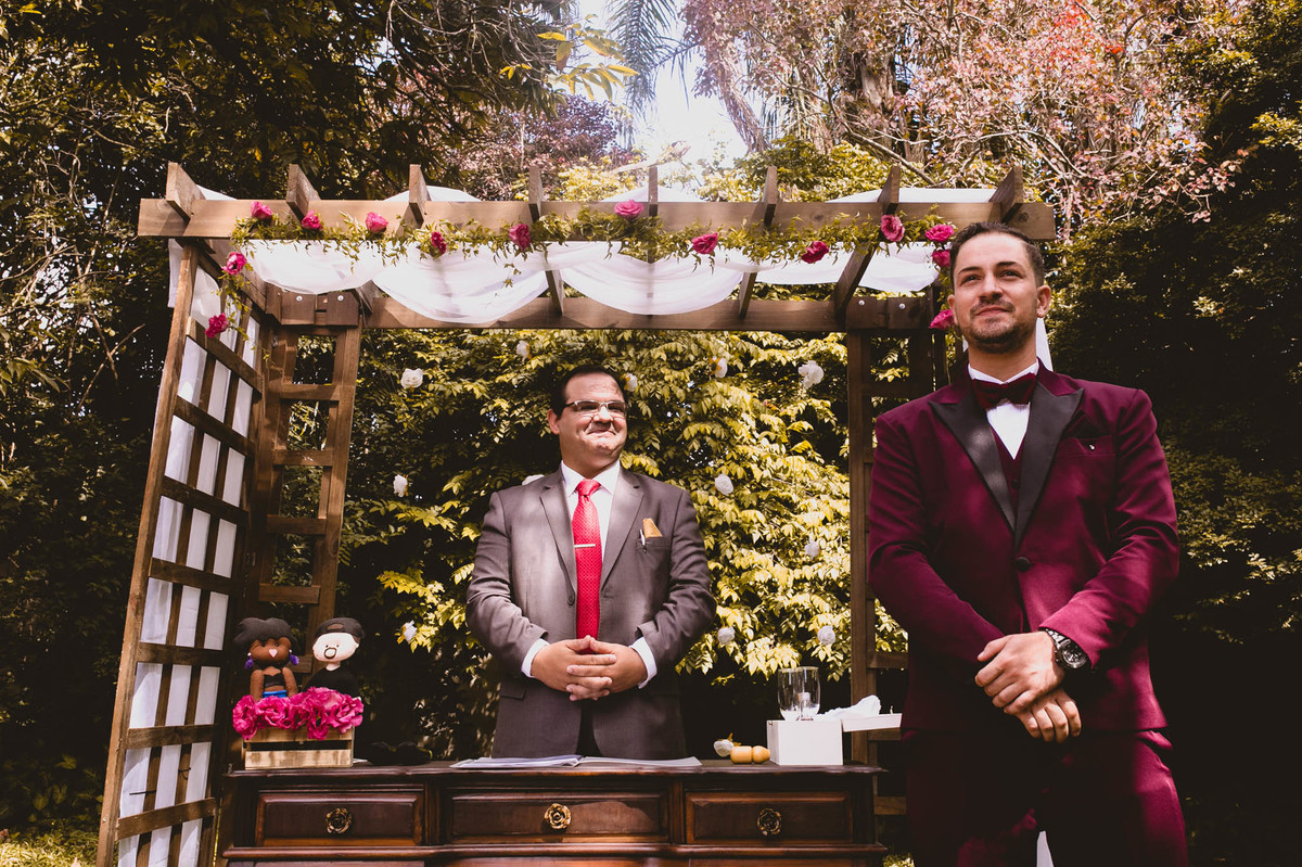 noivo esperando a noiva