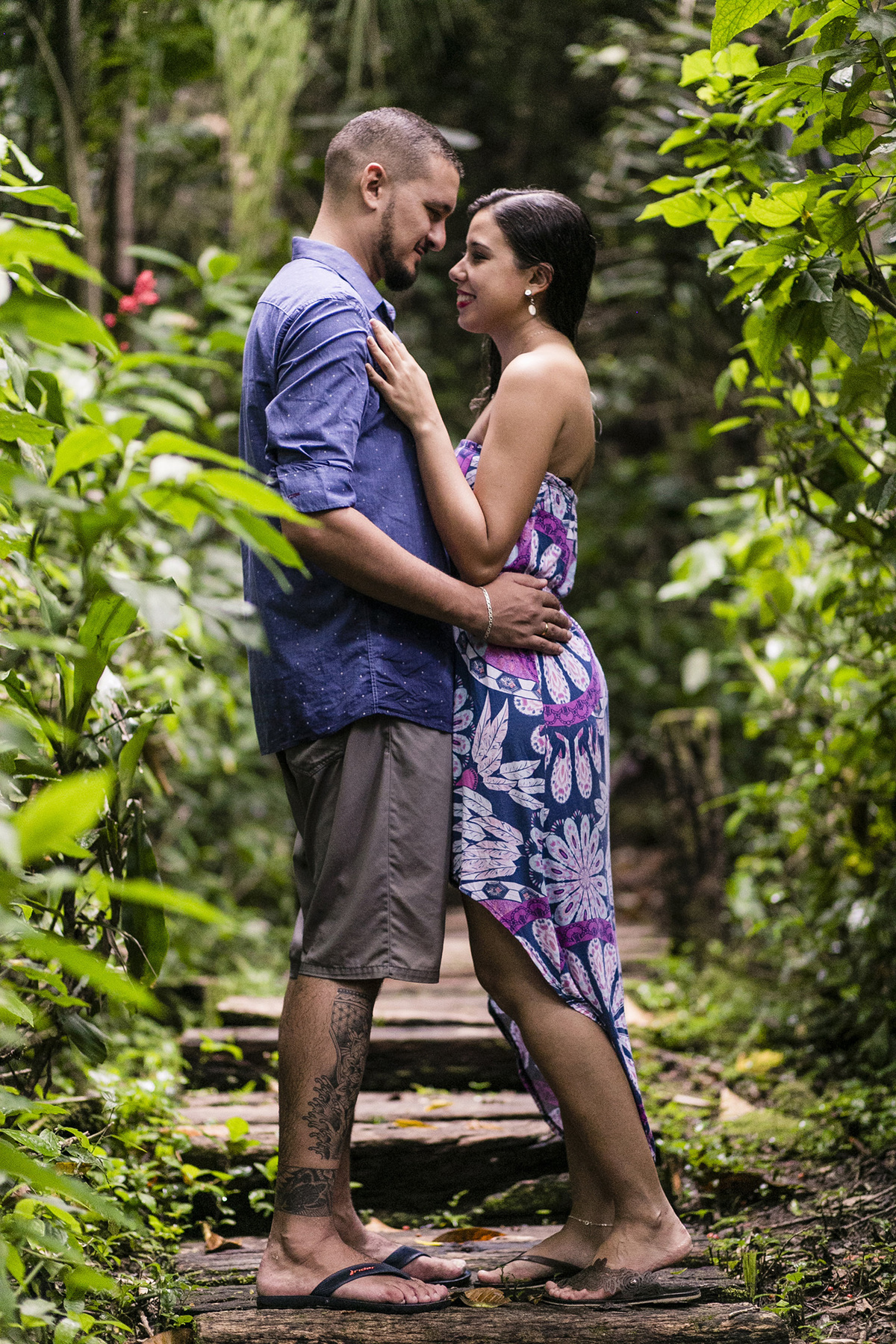 Sessão de fotos pré casamento na praia