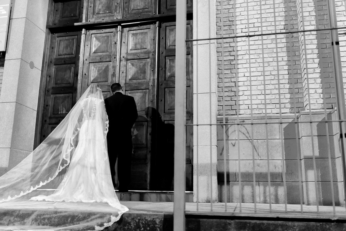 Entrada da noiva Casamento Igreja Católica