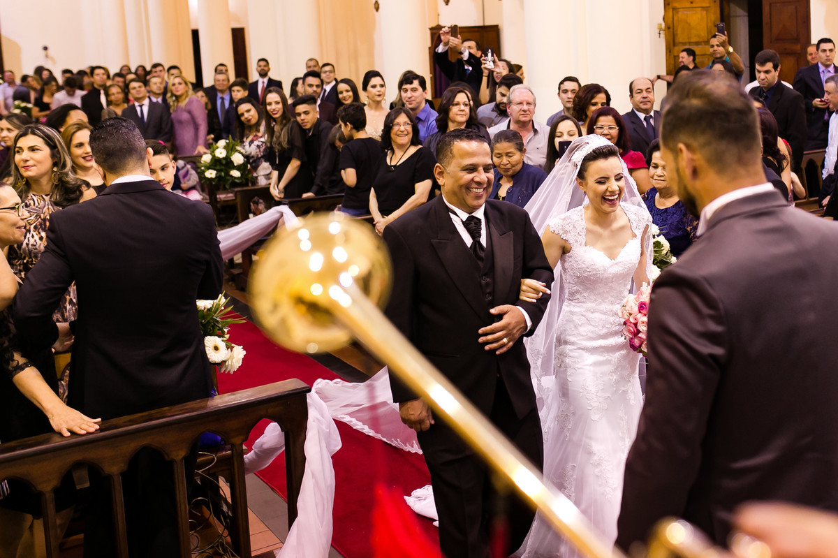 Entrada da noiva Casamento Igreja Católica