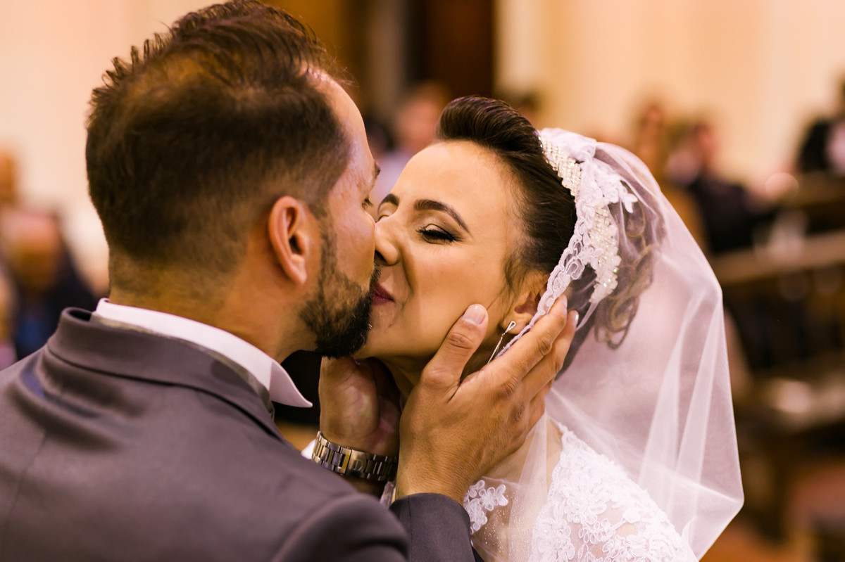 beijo Cerimonia Casamento Igreja Católica