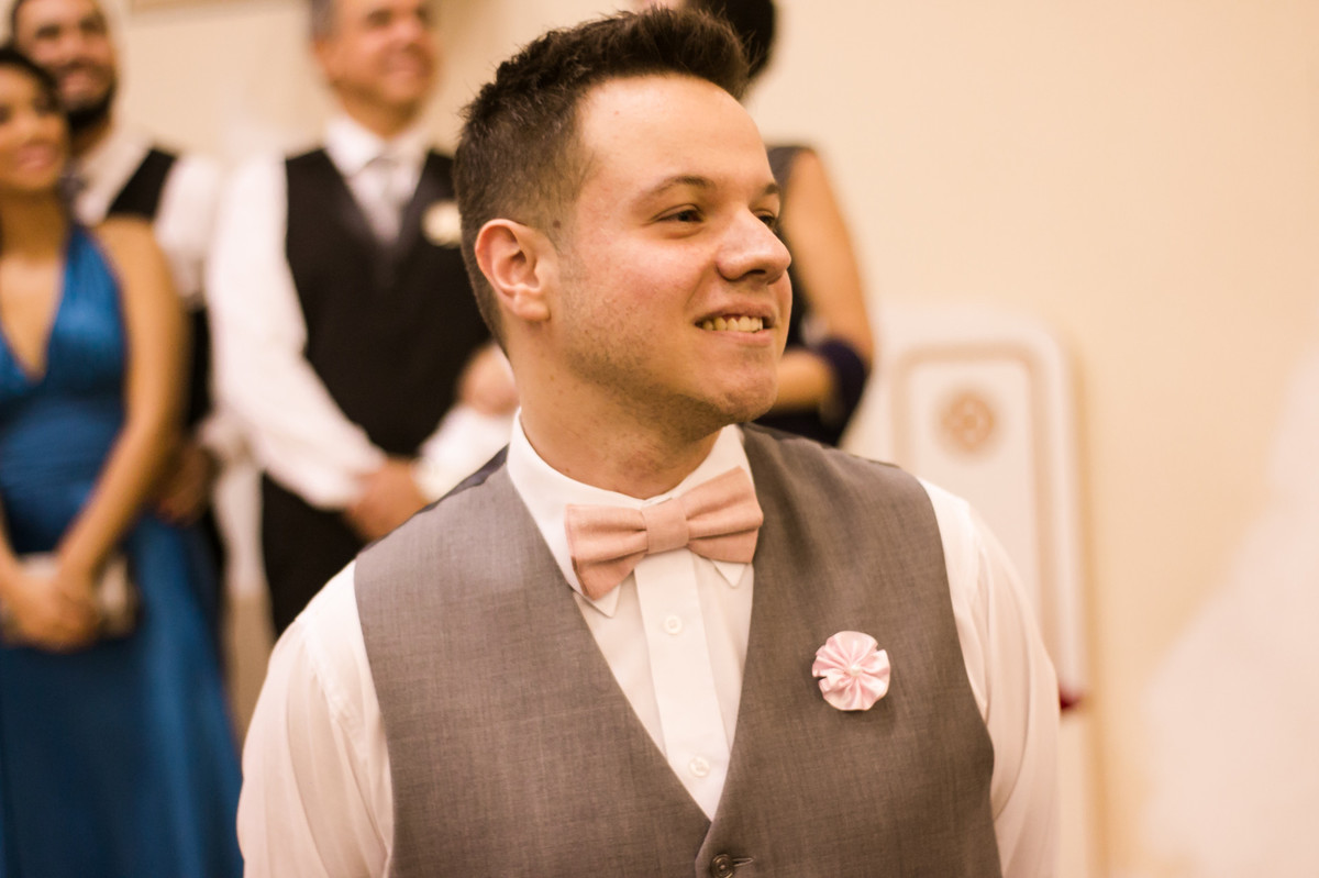 Noivo esperando a noiva