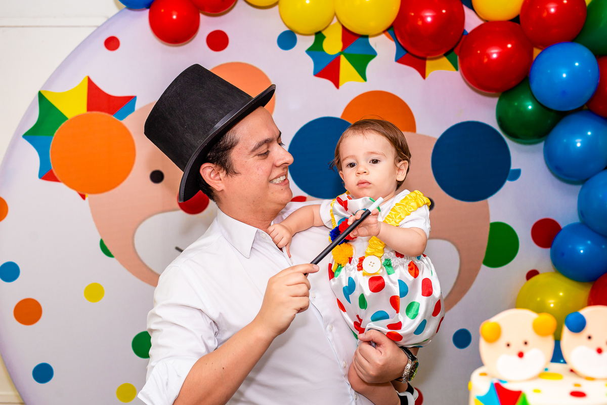 Benjamim com o papai no seu Bailinho. Foto registrada por George Dantas
