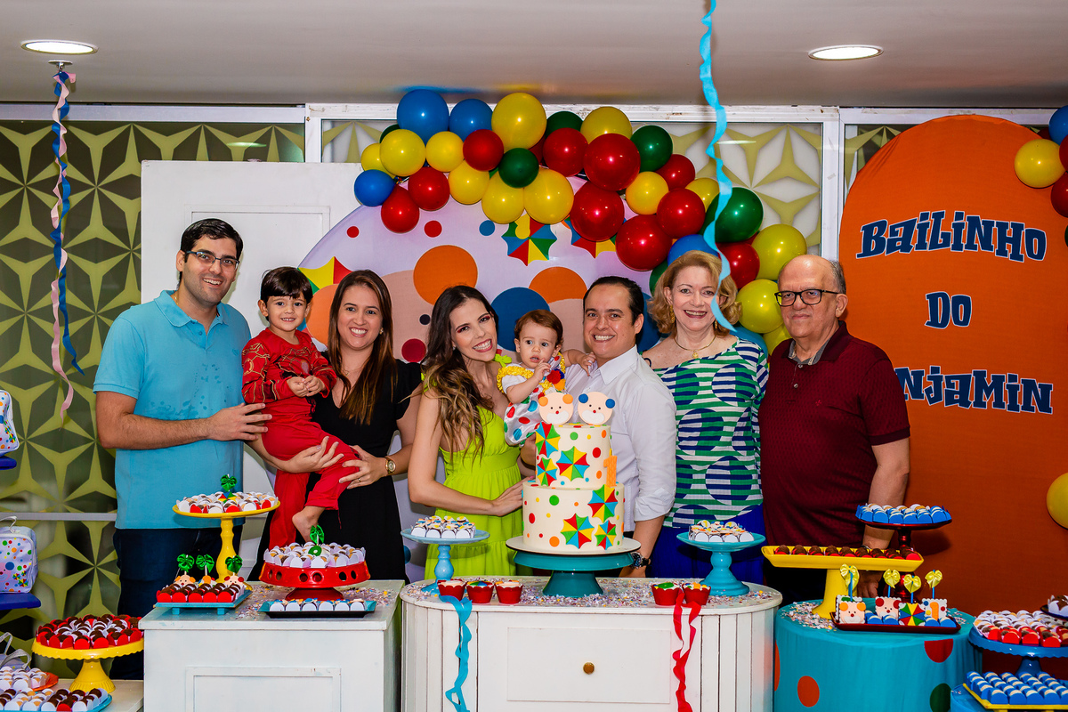 Benjamim com a família completa dos avós maternos no seu Bailinho. Foto registrada por George Dantas