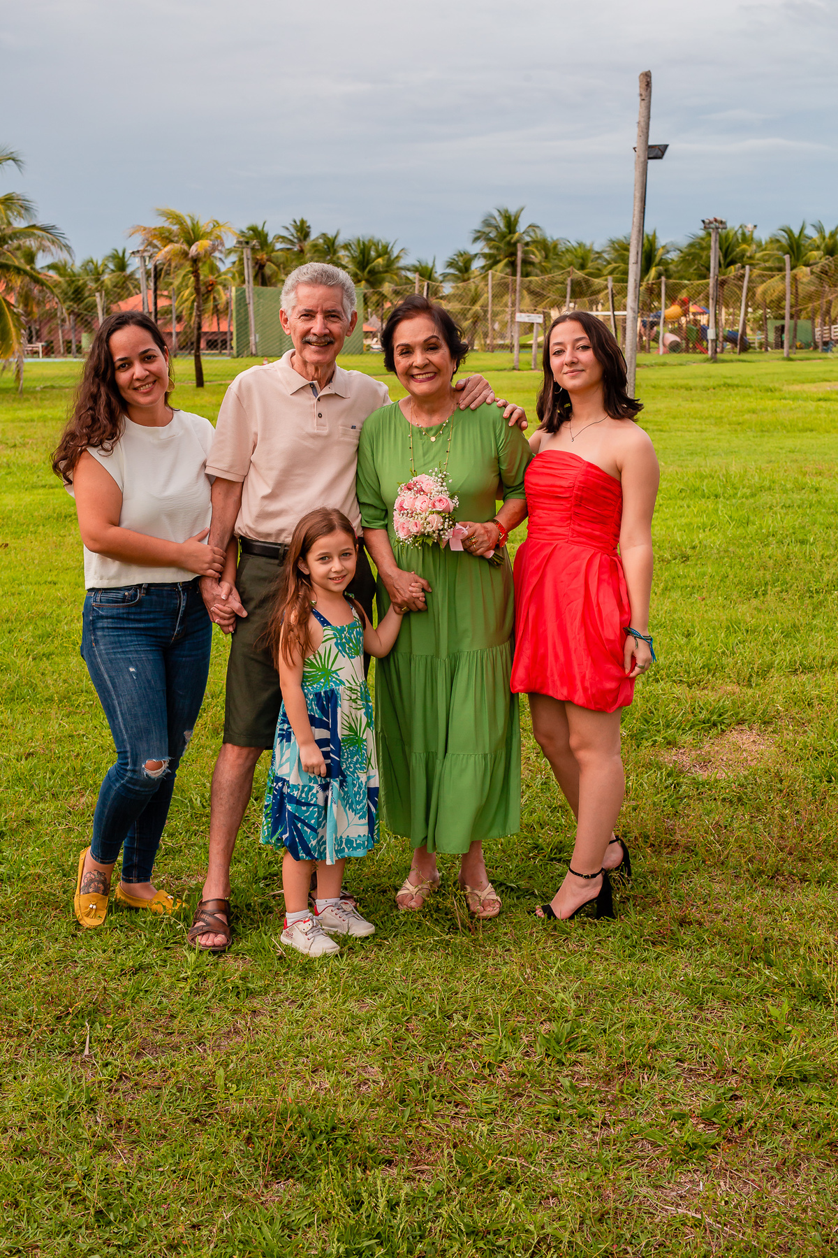 O casal Eliete e Tarcísio, com a filha Lara e as netas Melissa e Letícia. Foto registrada por George Dantas