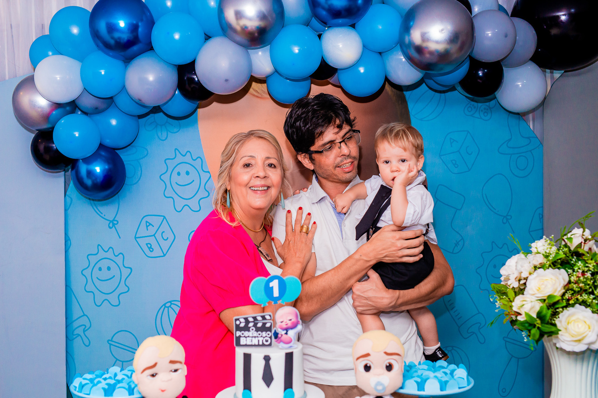 Bento com o papai e a avó paterna. Foto registrada por George Dantas
