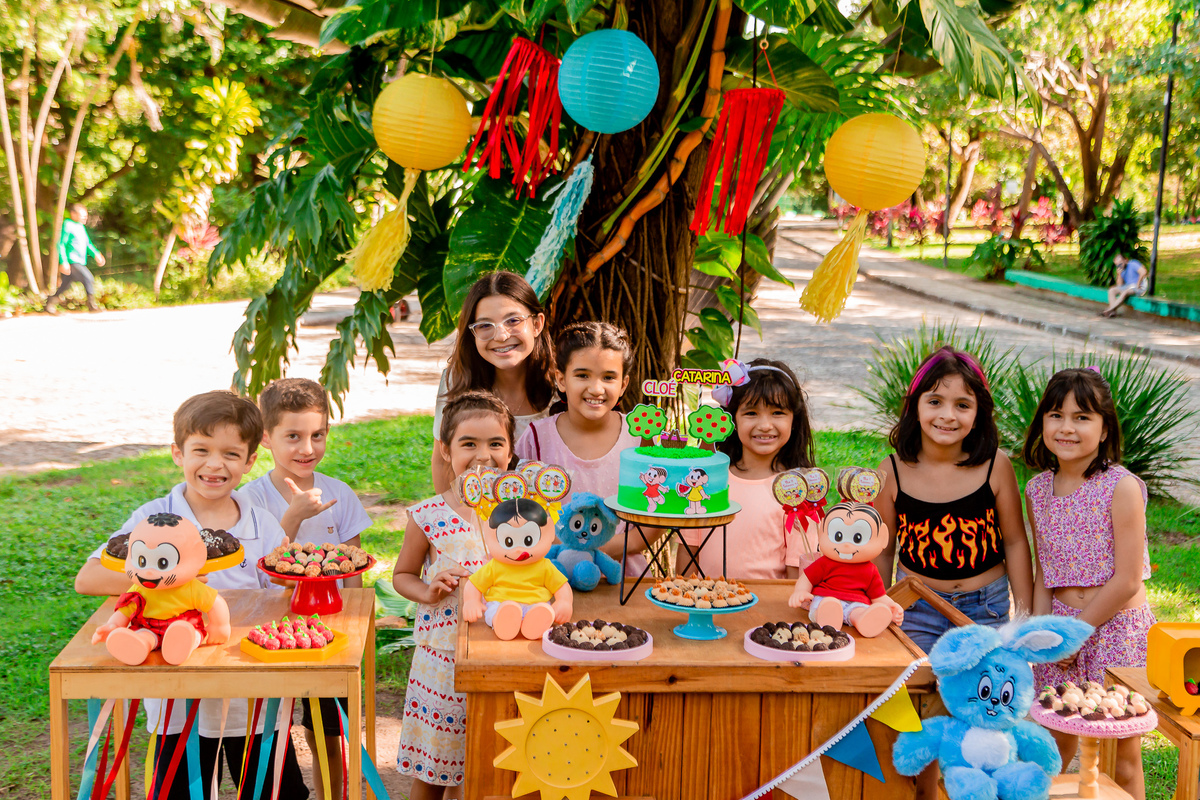 Aniversário de 8 anos da Cloé e 4 anos da Catarina. Registrado por George Dantas