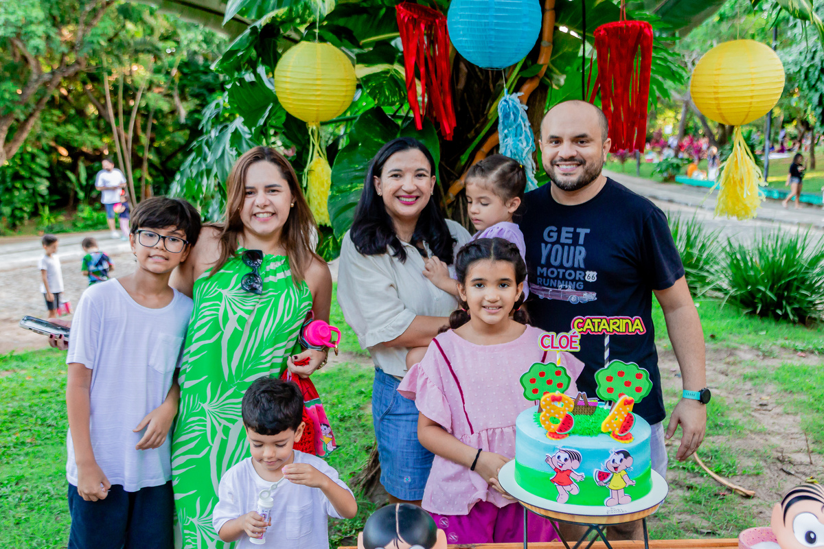 Aniversário de 8 anos da Cloé e 4 anos da Catarina. Registrado por George Dantas